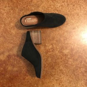 TOMS Mule Slides